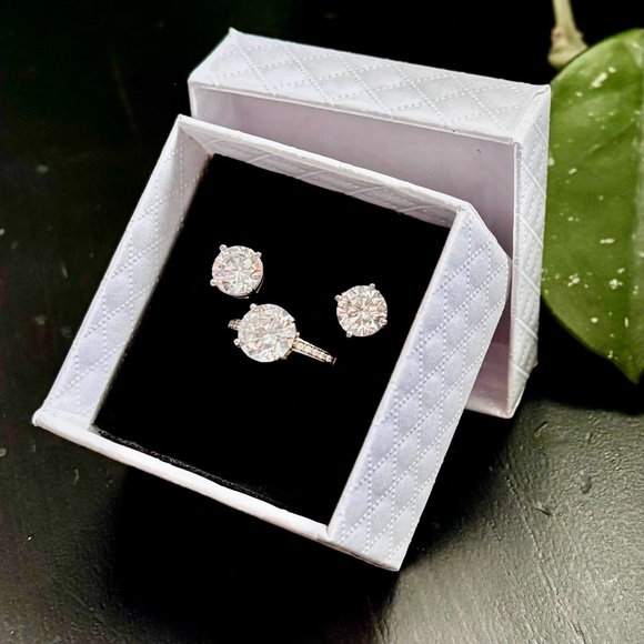 ✨Sterling Silver Solitaire Ring & Pierced Solitaire Earring Set Sz 7 *New* ✨ - Picture 3 of 11